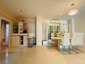 5 Bedroom House for sale at The Urbana 1