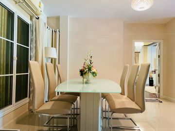 5 Bedroom House for sale at The Urbana 1