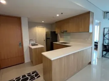 Deluxe 2 bedrooms at Asoke in a spectacular top view, 100 m