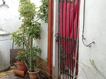 Casa con Departamento en venta en Quilmes Oeste