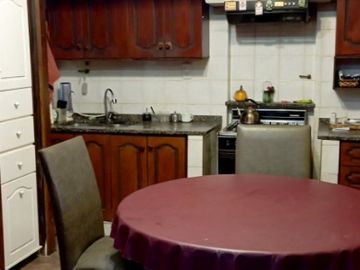 Casa con Departamento en venta en Quilmes Oeste
