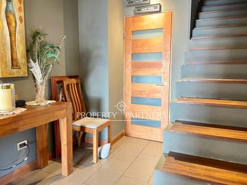 OPORTUNIDAD!!!!!!! Amplio y luminoso  departamento duplex  con una vista privilegiada