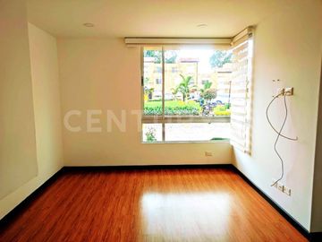 VENTA DE LINDA CASA CAMPESTRE VIA MOSQUERA