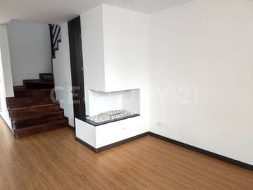 VENTA DE LINDA CASA CAMPESTRE VIA MOSQUERA