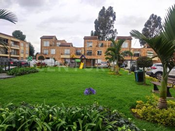 VENTA DE LINDA CASA CAMPESTRE VIA MOSQUERA