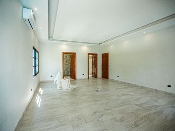 HERMOSA CASA ARQUITECTONICA UBICADA EN SITPACH MERIDA, YUCATAN.