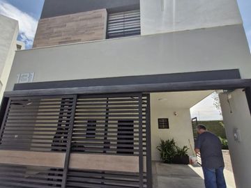 CASA EN VENTA APODACA