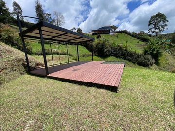 Se vende finca independiente en el carmen de Viboral se entrega rentan