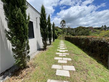 Se vende finca independiente en el carmen de Viboral se entrega rentan