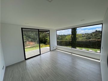Se vende finca independiente en el carmen de Viboral se entrega rentan