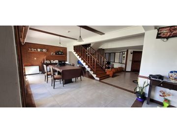 CHALET  EN SAN  GERONIMO  IMPECABLE 4 AMB.