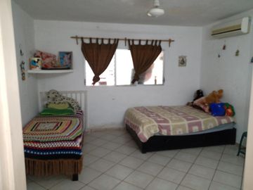 Venta residencia con amplio terreno en Sitpach Norte de  Yucatan