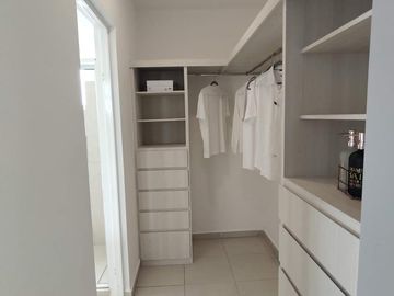 Residencia  Nueva en Venta al Poniente Saltillo