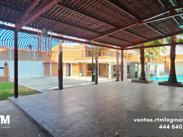 Se vende casa de campo en real del potosi