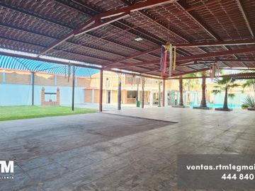 Se vende casa de campo en real del potosi