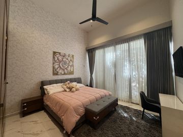 Casa de 5 recámaras con alberca en venta en San Ramón Norte, Mérida.