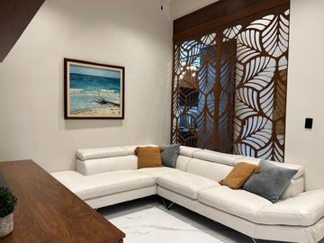 Casa de 5 recámaras con alberca en venta en San Ramón Norte, Mérida.