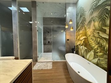 Casa de 5 recámaras con alberca en venta en San Ramón Norte, Mérida.