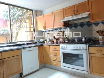 Casa Venta en Condominio Cuajimalpa en cerrada.