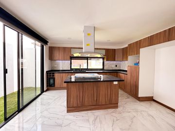 CASAS EN PREVENTAEN FRACCIONAMIENTO ALTANA, ZONA SAN ANDRÉS CHOLULA