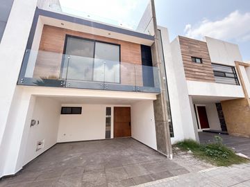CASAS EN PREVENTAEN FRACCIONAMIENTO ALTANA, ZONA SAN ANDRÉS CHOLULA