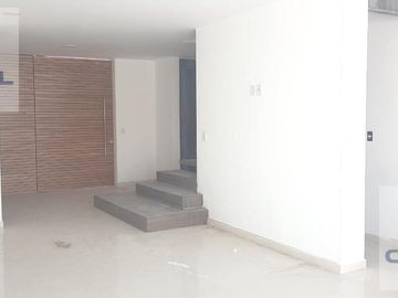 Casa de LUJO en VENTA! CONDESA JURIQUILLA - EXCELENTES ACABADOS  FR