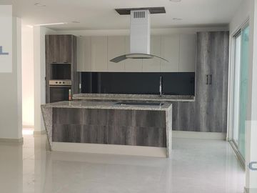 Casa de LUJO en VENTA! CONDESA JURIQUILLA - EXCELENTES ACABADOS  FR