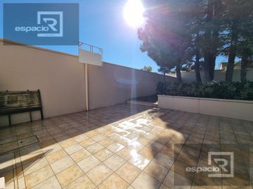 CASA EN VENTA EN LOMAS DEL SANTUARIO CON ALBERCA TECHADA CLIMATIZADA