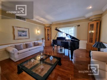 CASA EN VENTA EN LOMAS DEL SANTUARIO CON ALBERCA TECHADA CLIMATIZADA