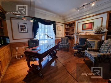 CASA EN VENTA EN LOMAS DEL SANTUARIO CON ALBERCA TECHADA CLIMATIZADA