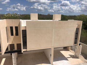 Casa en Fraccionamiento Las Margaritas de Cholul