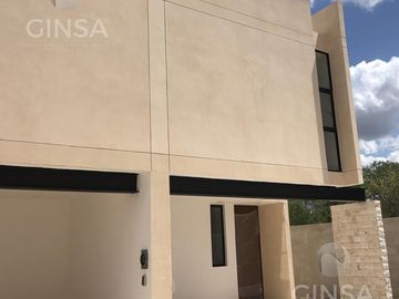 Casa en Fraccionamiento Las Margaritas de Cholul