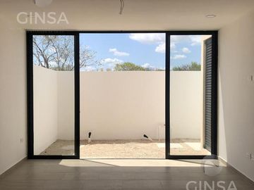 Casa en Fraccionamiento Las Margaritas de Cholul
