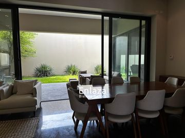 Casa en venta en Colonia del Valle, San Pedro Garza Garcia