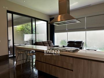 Casa en venta en Colonia del Valle, San Pedro Garza Garcia
