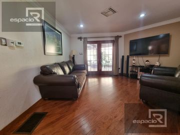 CASA EN VENTA EN QUINTAS DEL SOL CON ALBERCA