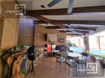 CASA EN VENTA EN QUINTAS DEL SOL CON ALBERCA