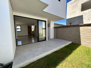 CASA EN VENTA EN PARQUE OAXACA, ZONA LOMAS DE ANGELÓPOLIS III