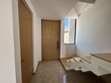 CASA EN VENTA EN PARQUE OAXACA, ZONA LOMAS DE ANGELÓPOLIS III