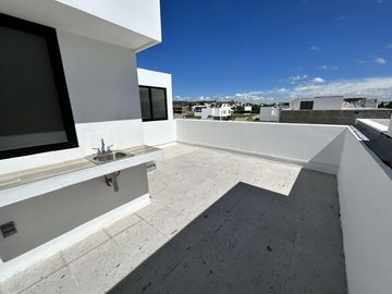 CASA EN VENTA EN PARQUE OAXACA, ZONA LOMAS DE ANGELÓPOLIS III