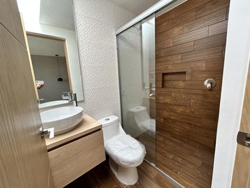 CASA EN VENTA EN PARQUE OAXACA, ZONA LOMAS DE ANGELÓPOLIS III