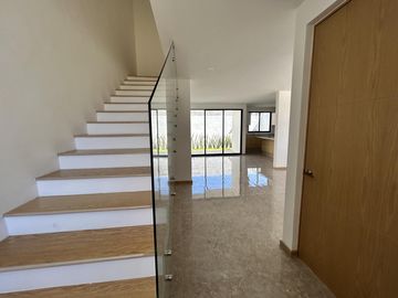 CASA EN VENTA EN PARQUE OAXACA, ZONA LOMAS DE ANGELÓPOLIS III