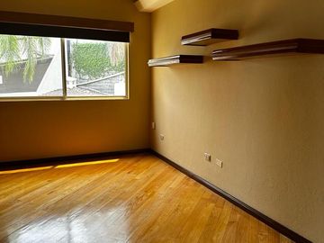 HERMOSA RESIDENCIA EN CUMBRES 2DO SECTOR