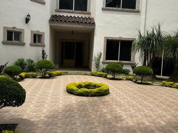 HERMOSA RESIDENCIA EN CUMBRES 2DO SECTOR