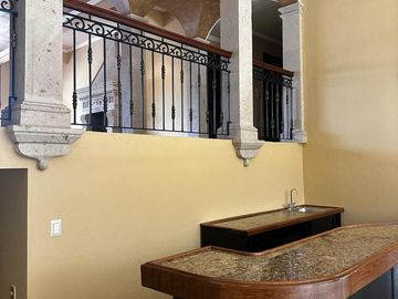 HERMOSA RESIDENCIA EN CUMBRES 2DO SECTOR