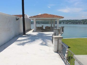 CASA BLANCA EN VENTA  TEQUES