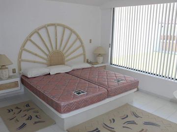CASA BLANCA EN VENTA  TEQUES