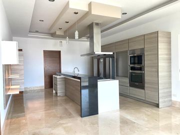 Casa en VENTA Villas del Campestre CON VISTA A LA PRESA