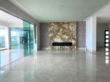 Casa en VENTA Villas del Campestre CON VISTA A LA PRESA