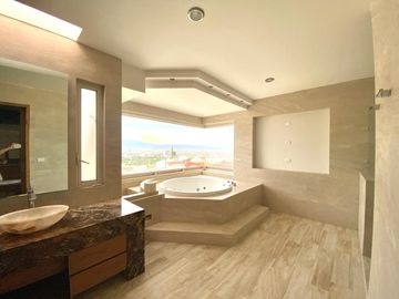 Casa en VENTA Villas del Campestre CON VISTA A LA PRESA